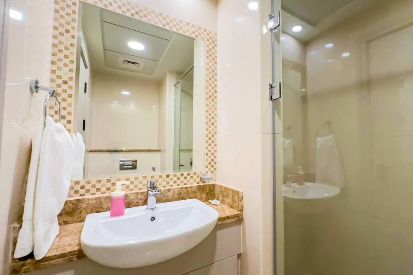 Summer Offer Private Beach And Pool Dubai